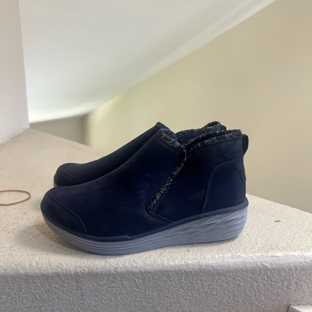 NWNT Ryka Namaste Bootie Blue Fabric ‎ Comfort Ankle Wedge Shoes Women Size 8.5W